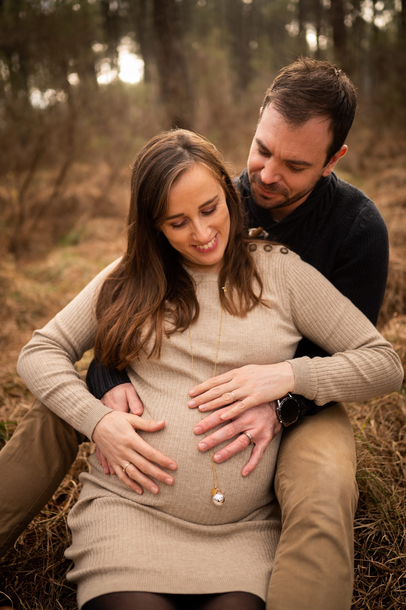 Benjamin attentif et amoureux pendant la séance photo