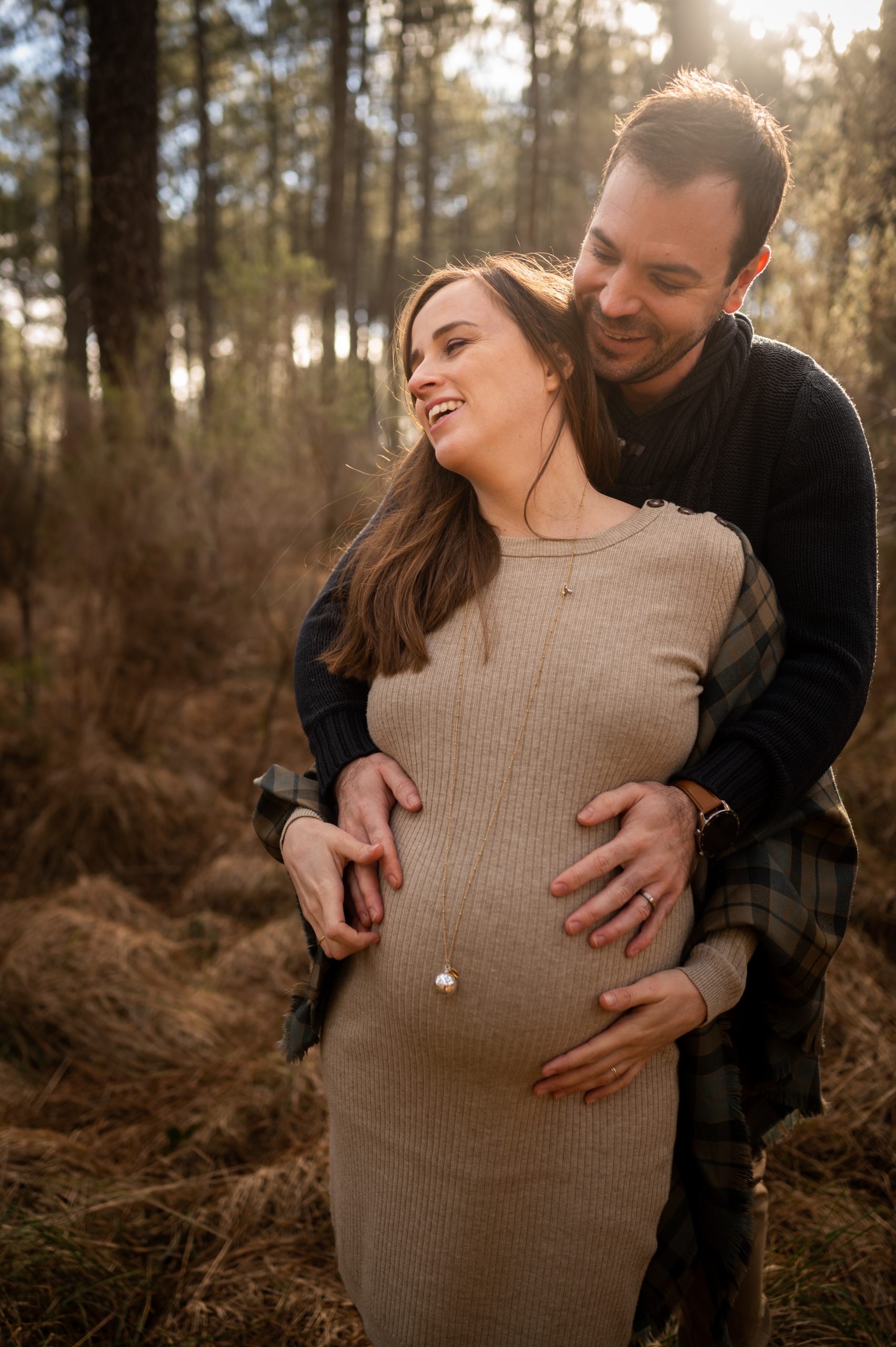 Photo grossesse en forêt - Estelle rayonnante