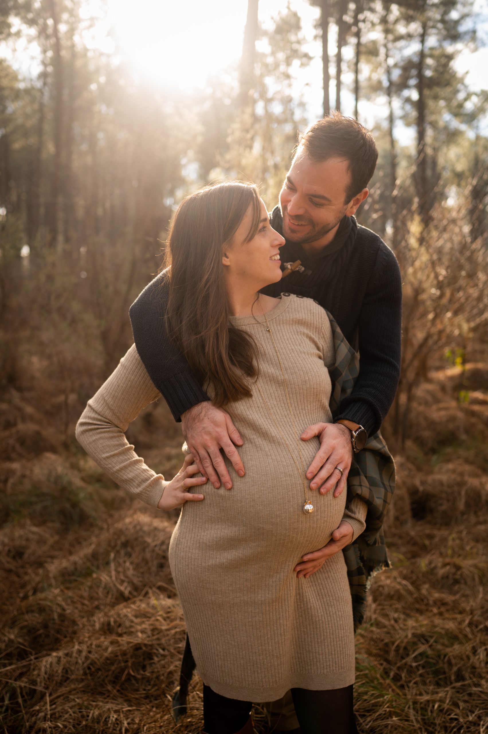 Photo grossesse en forêt - Estelle rayonnante